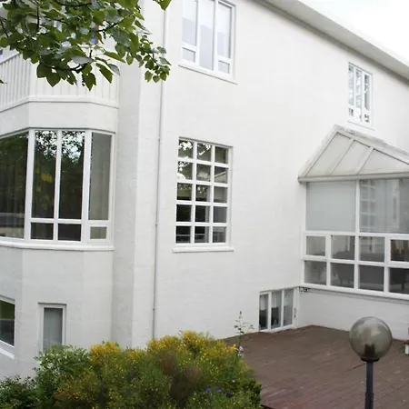 Baldursbra Tjarnargata Guest house 2*